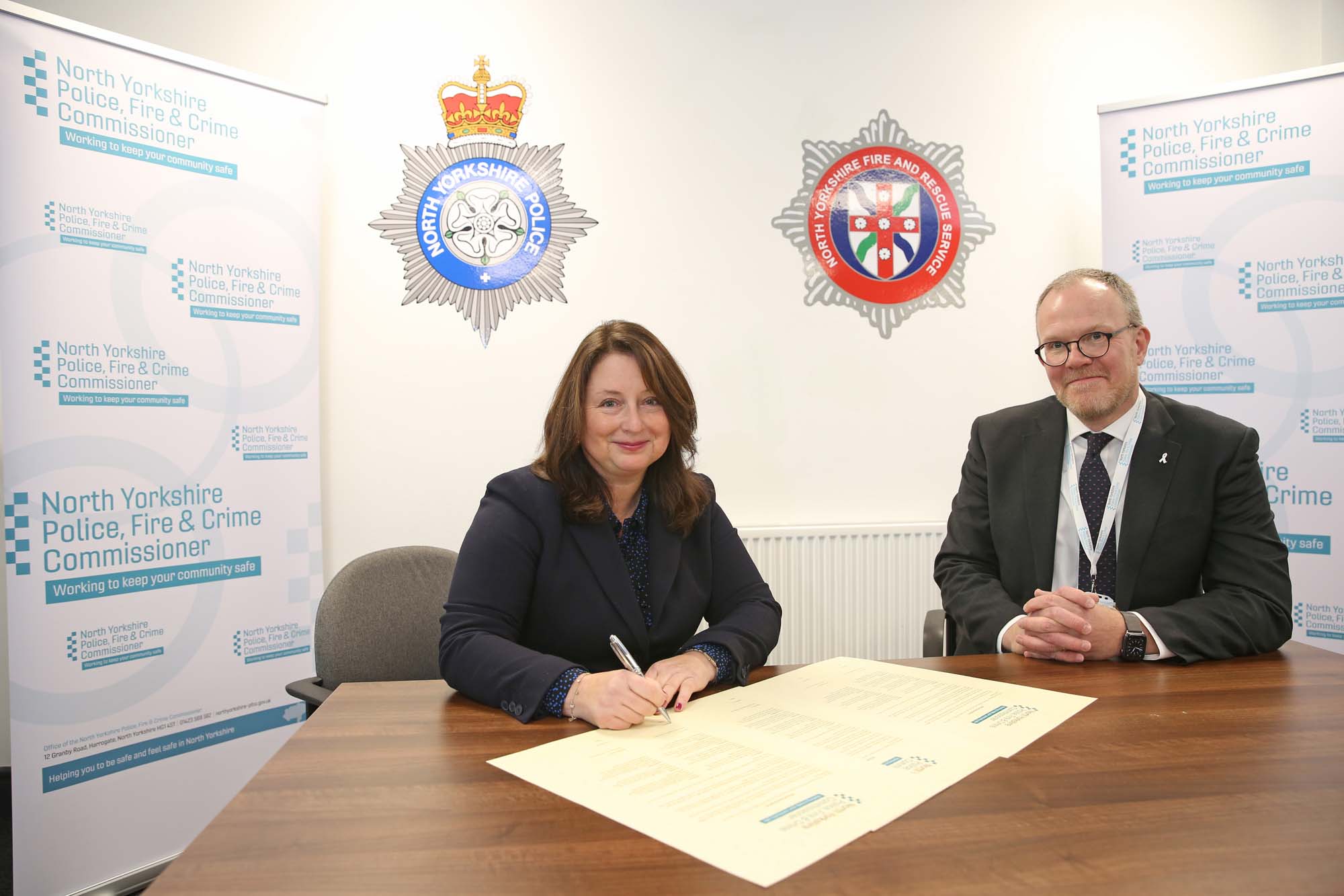 Zoë Estelle Appleton-Metcalfe signing her ethical declaration, witnessed by Simon James Antony Dennis, Chief Executive and Monitoring Officer on 29 November 2021.
